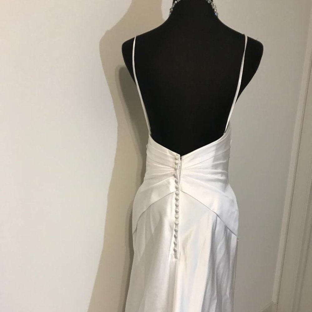 WHITE BRIDAL GOWN - BEACH - Picture 5 of 7